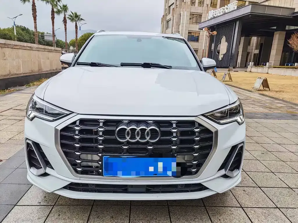 Audi Q3 2023 из CN, фото 1