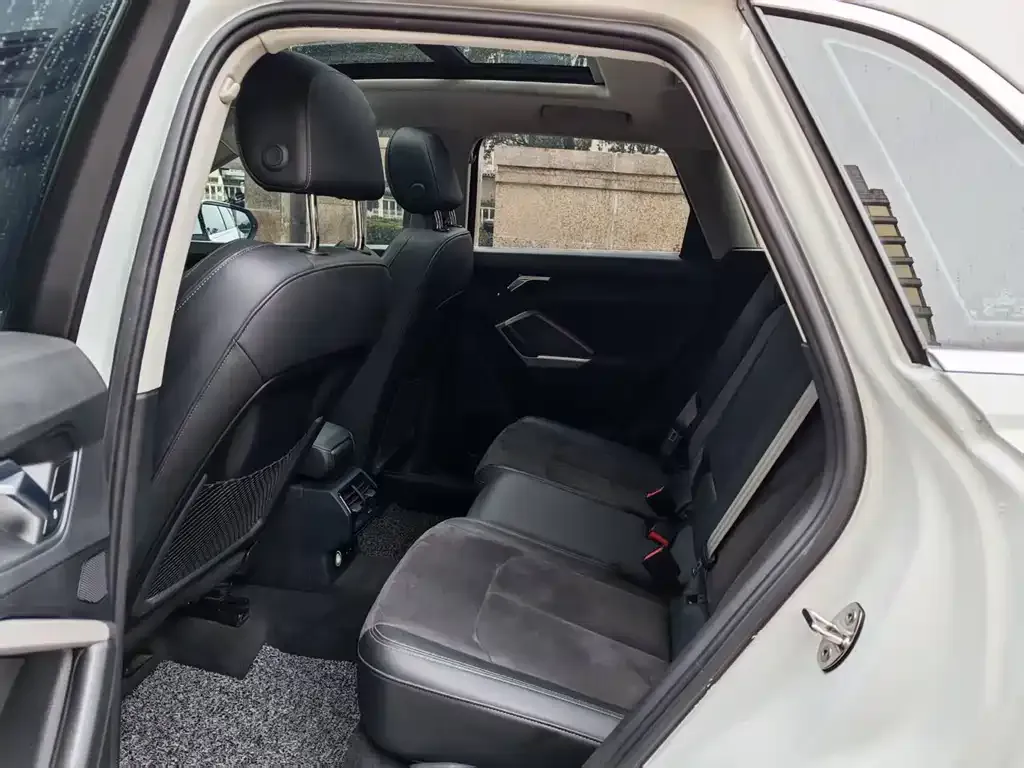 Audi Q3 2023 из CN, фото 3