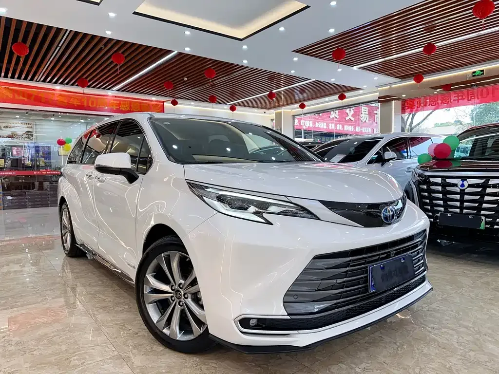 Toyota Sienna 2023 из CN, фото 6