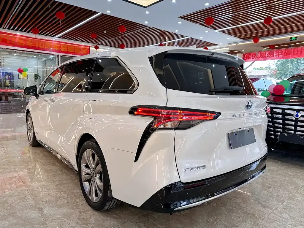 Toyota Sienna 2023 из CN, фото 10