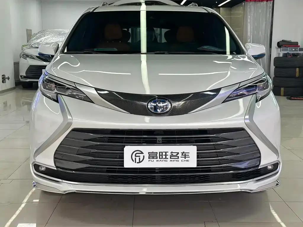 Toyota Sienna 2024 из CN, фото 7
