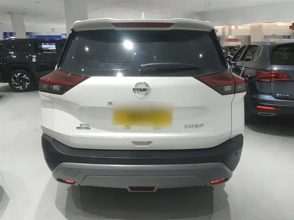 Nissan X-Trail 2023 из CN, фото 2