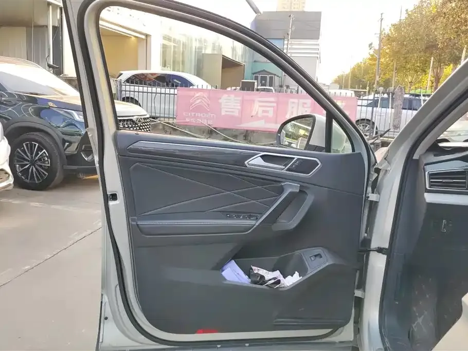 Volkswagen Tiguan L 2022 из CN, фото 8