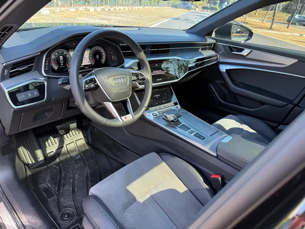 Audi A6L 2021 из CN, фото 6