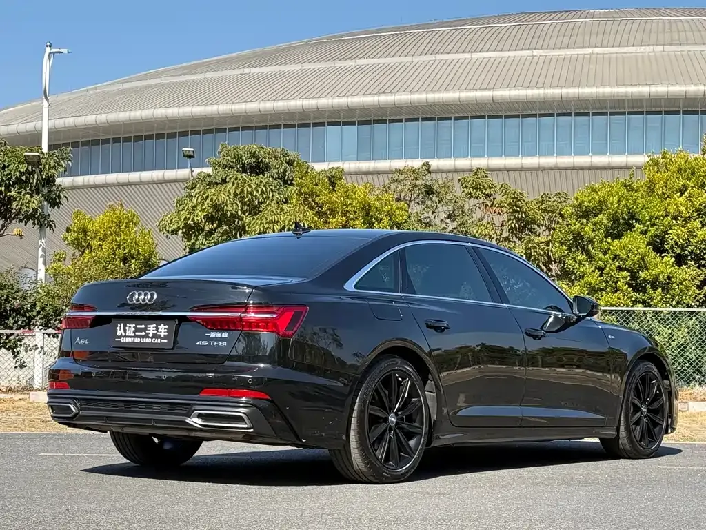 Audi A6L 2021 из CN, фото 9
