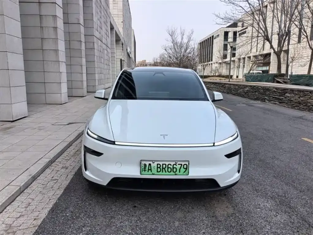 Tesla Model Y — фото 7