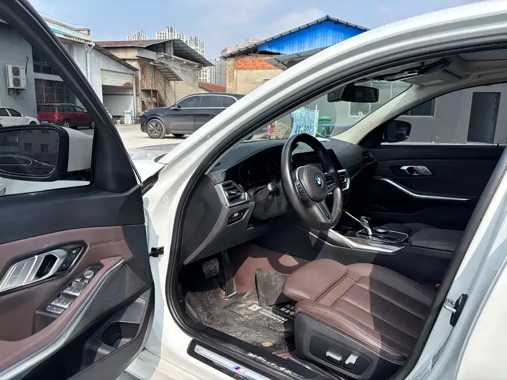 BMW 3 Series 2021 из CN, фото 6
