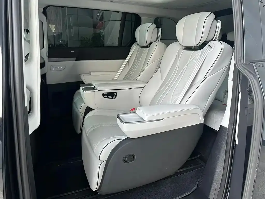 XPeng X9 2024 из CN, фото 2