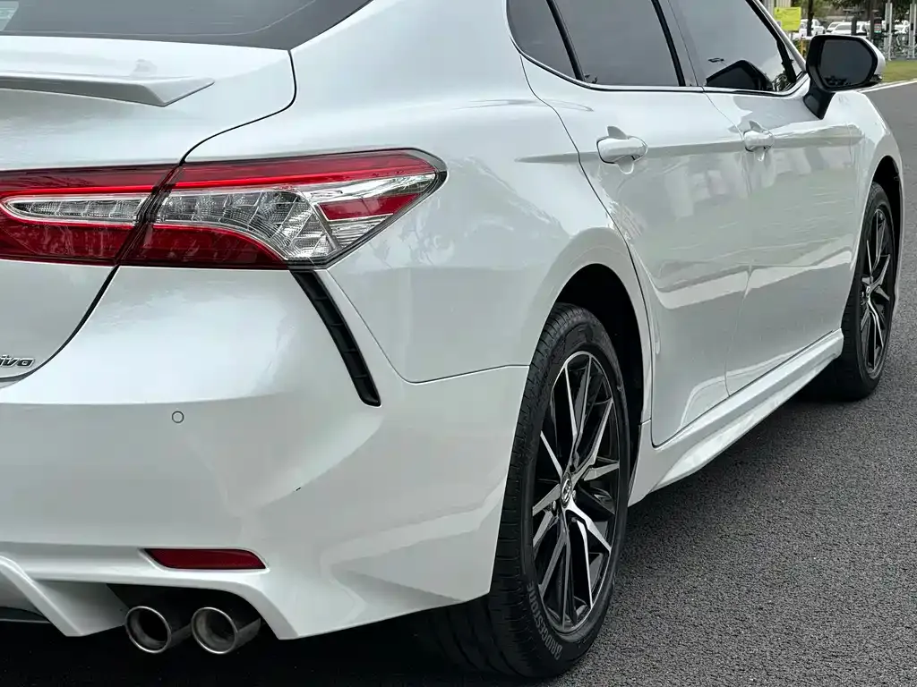 Toyota Camry 2023 из CN, фото 2