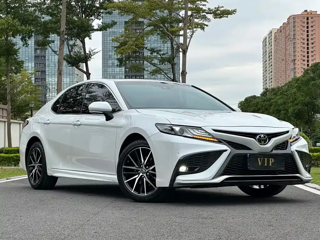 Toyota Camry 2023 из CN, фото 8
