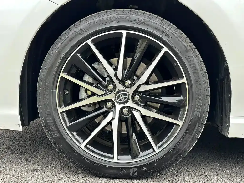 Toyota Camry 2023 из CN, фото 7