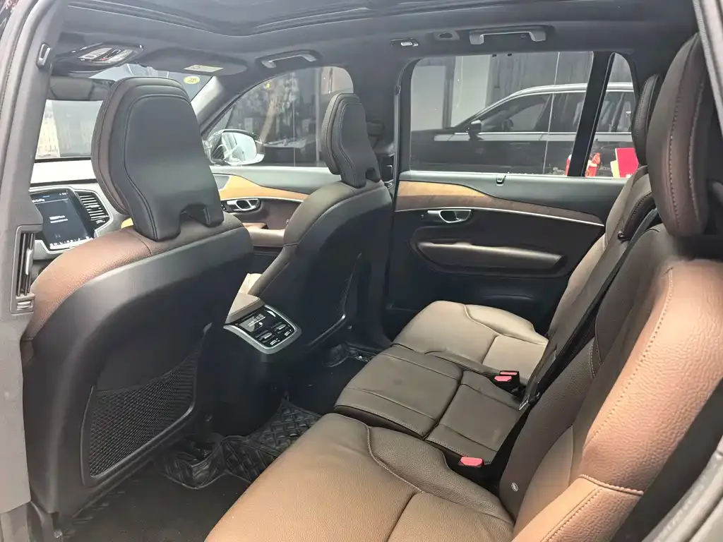 Volvo XC90 2025 из CN, фото 10