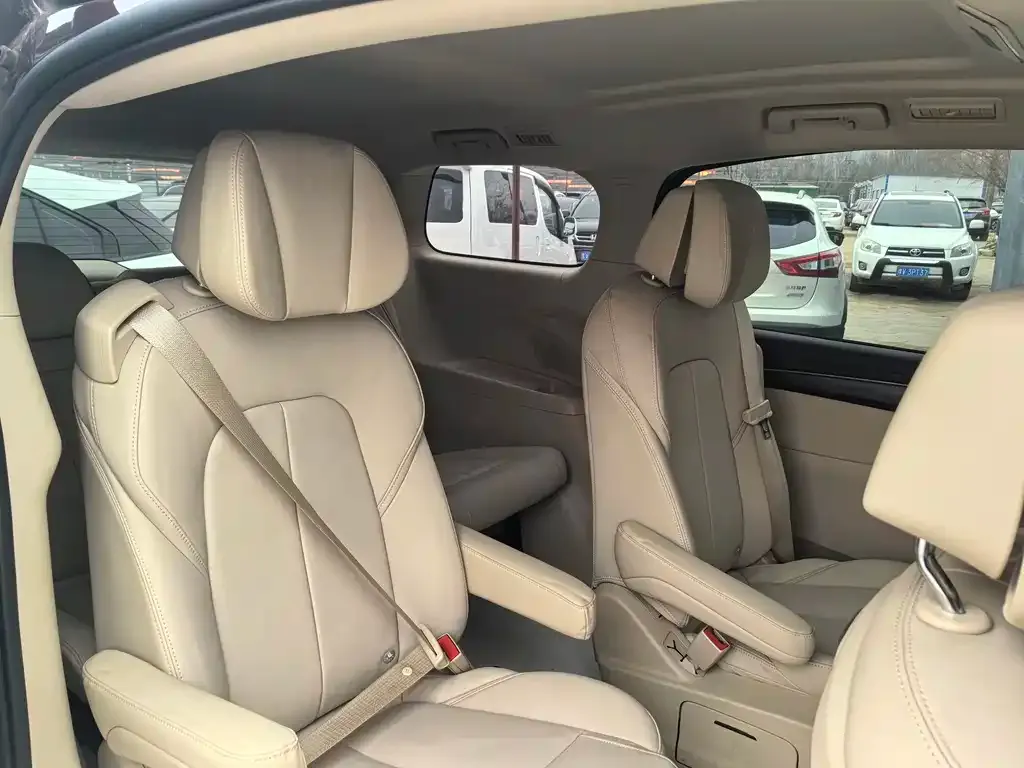 Buick GL8 2021 из CN, фото 3