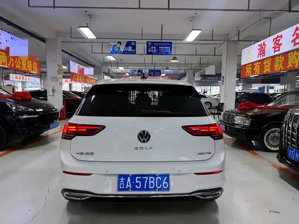 Volkswagen Golf 2024 из CN, фото 3