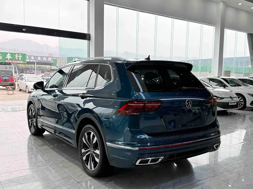Volkswagen Tiguan L 2021 из CN, фото 3