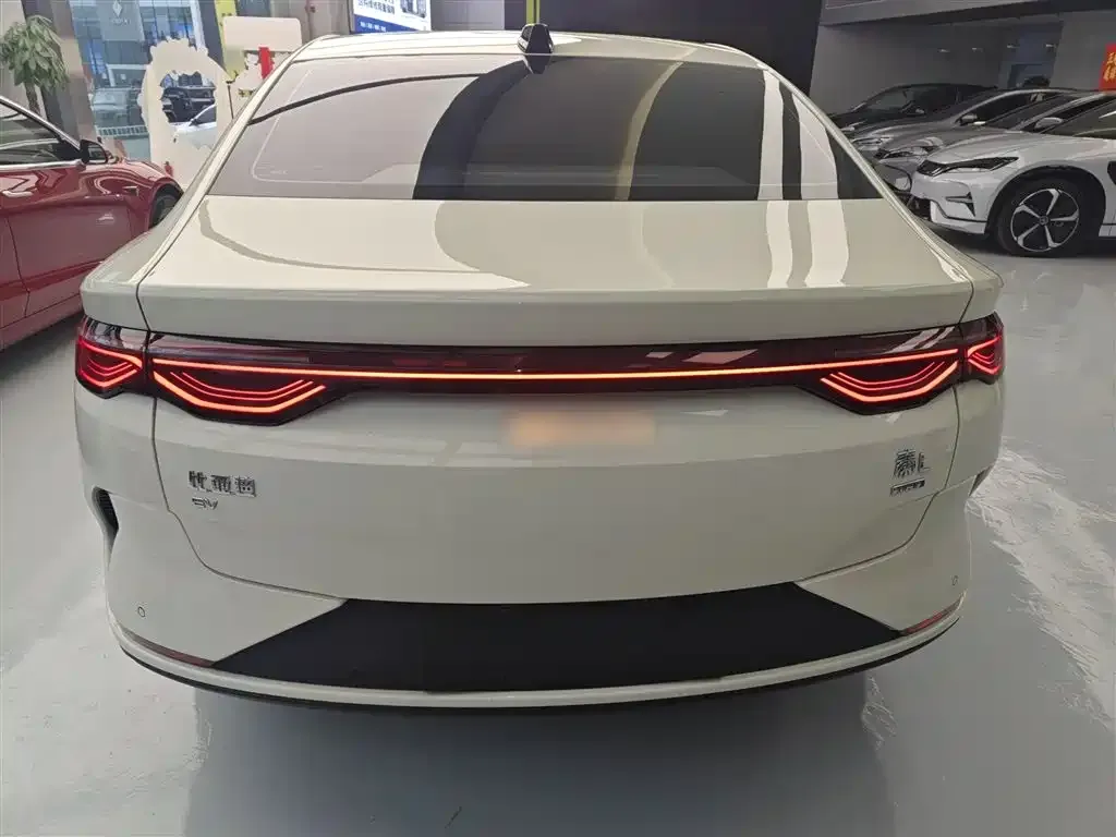 BYD Qin L 2025 из CN, фото 3