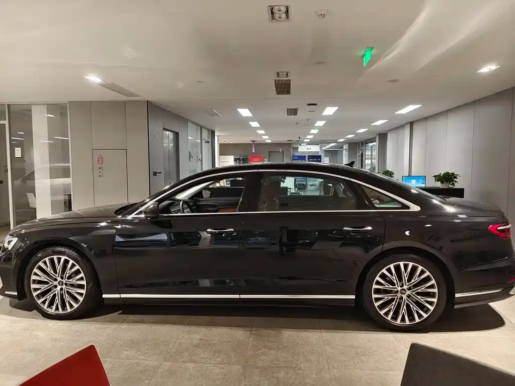 Audi A8 2024 из CN, фото 5