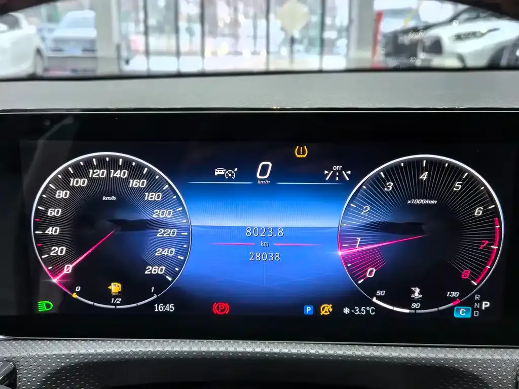Mercedes-Benz A-Class 2024 из CN, фото 4