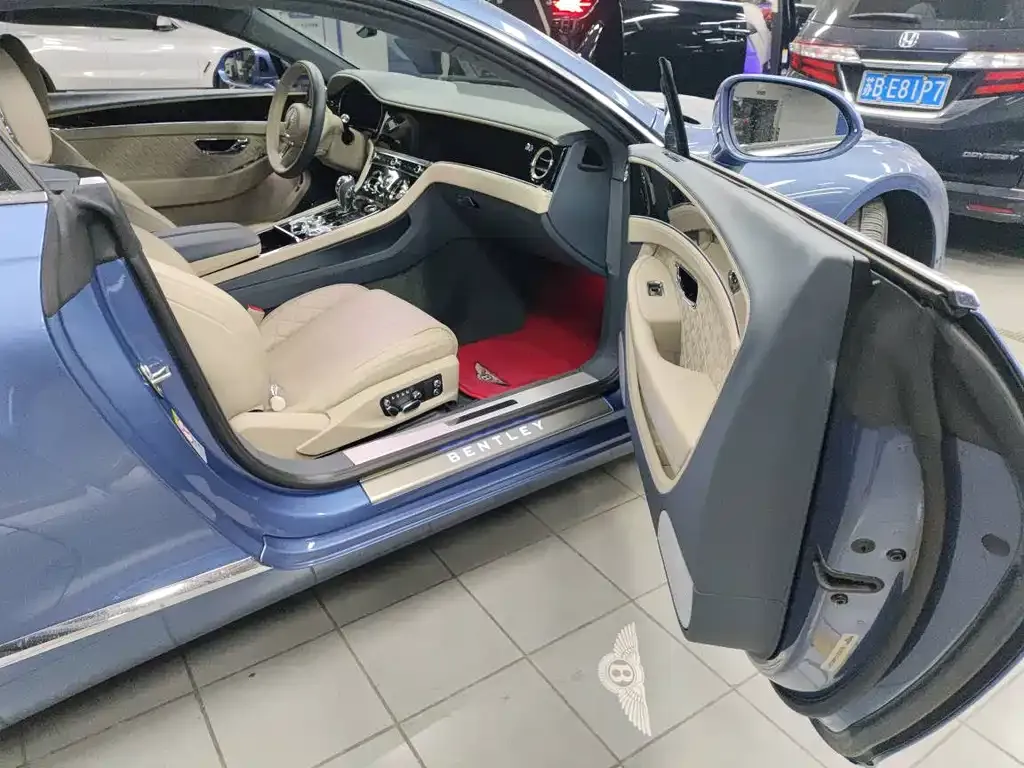 Bentley Continental 2021 из CN, фото 5