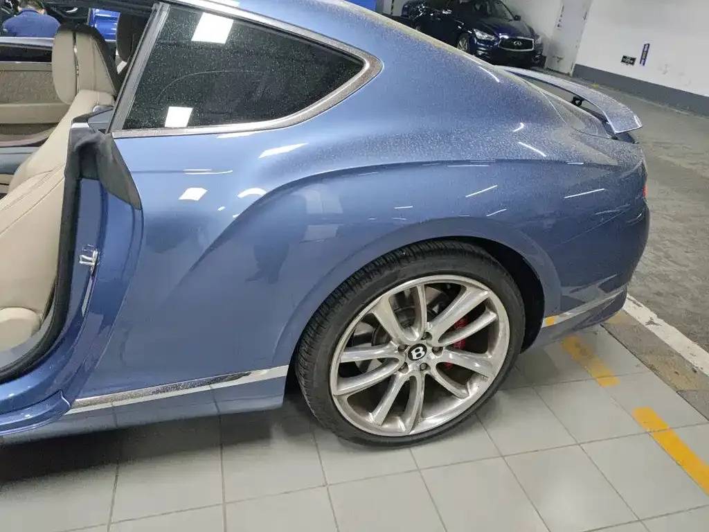 Bentley Continental 2021 из CN, фото 4