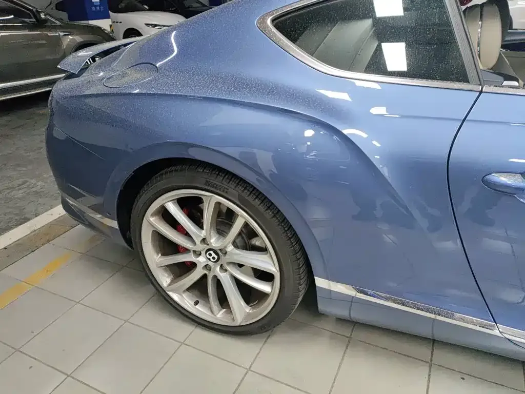 Bentley Continental 2021 из CN, фото 2