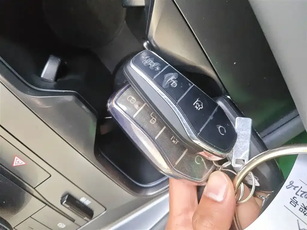 BYD L EV 2025 из CN, фото 5