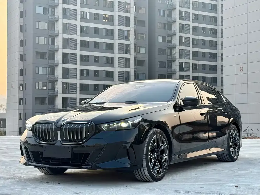 BMW 5 Series 2025 из CN, фото 1