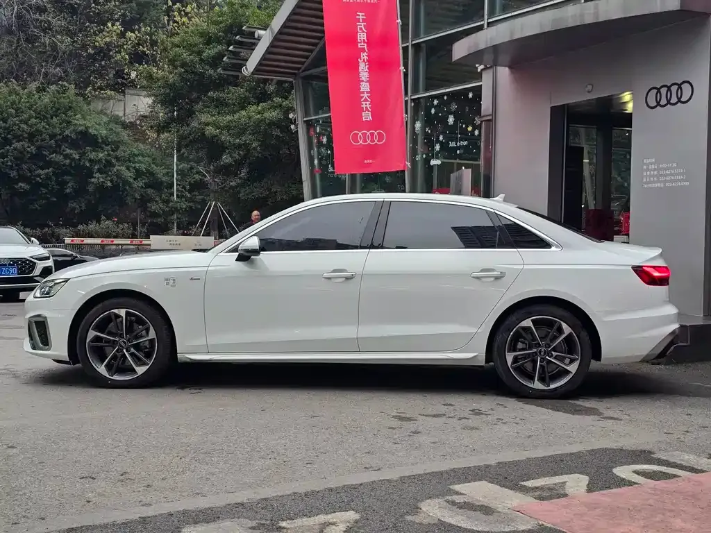 Audi A4L 2024 из CN, фото 4