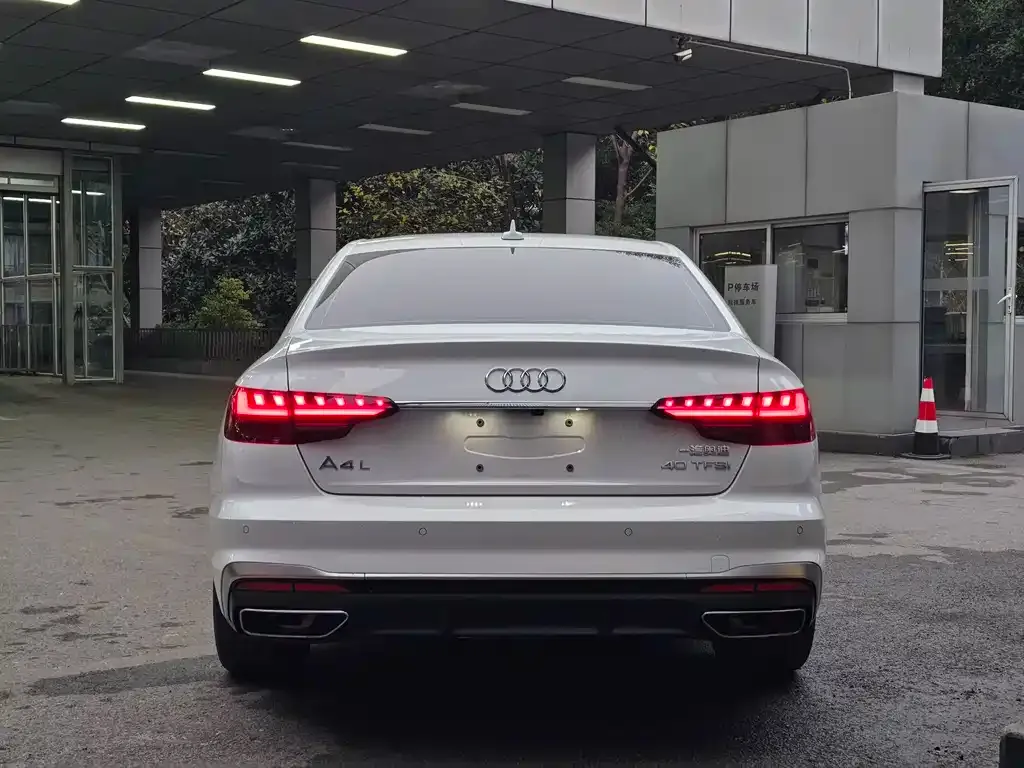 Audi A4L 2024 из CN, фото 5