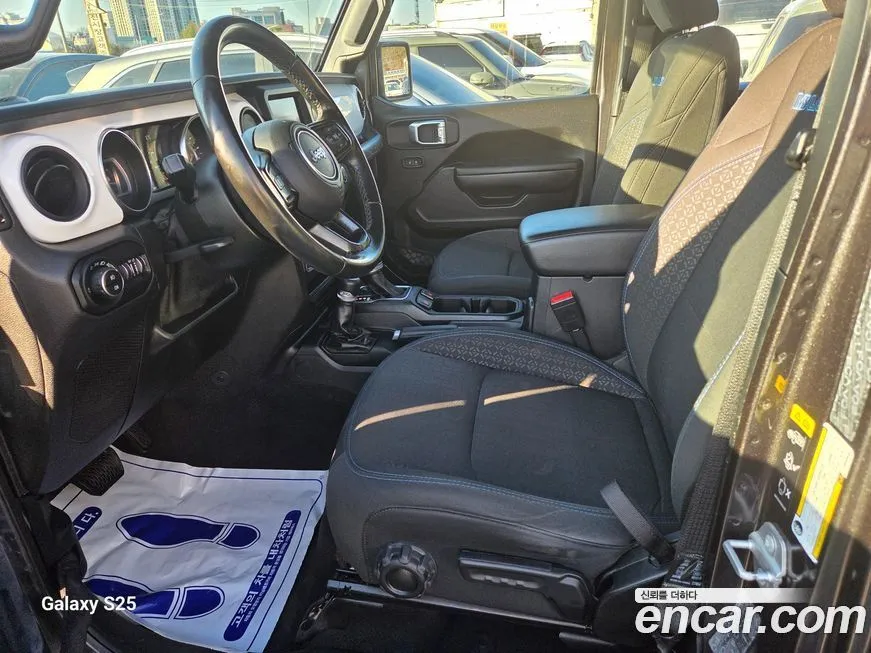 Jeep Wrangler 2021 из KR, фото 4