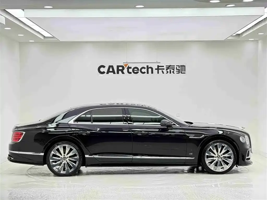Bentley Flying Spur 2022 из CN, фото 10