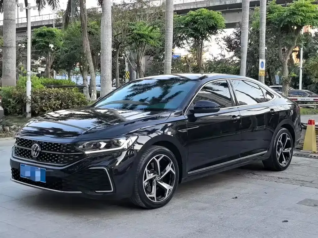 Volkswagen Passat 2023 из CN, фото 1