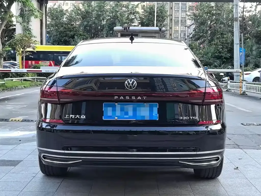 Volkswagen Passat 2023 из CN, фото 4
