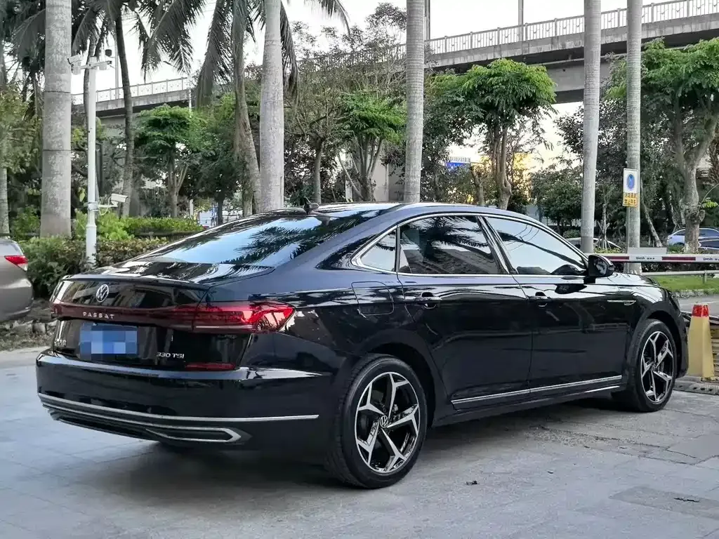 Volkswagen Passat 2023 из CN, фото 8