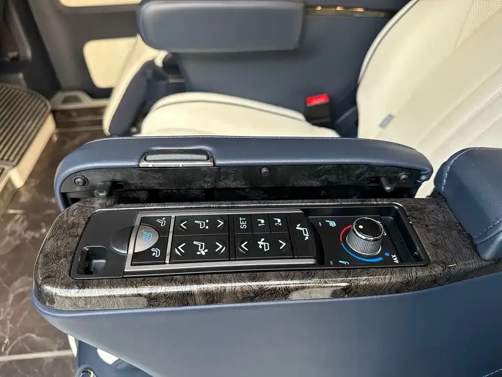 Mercedes-Benz Vito 2023 из CN, фото 5