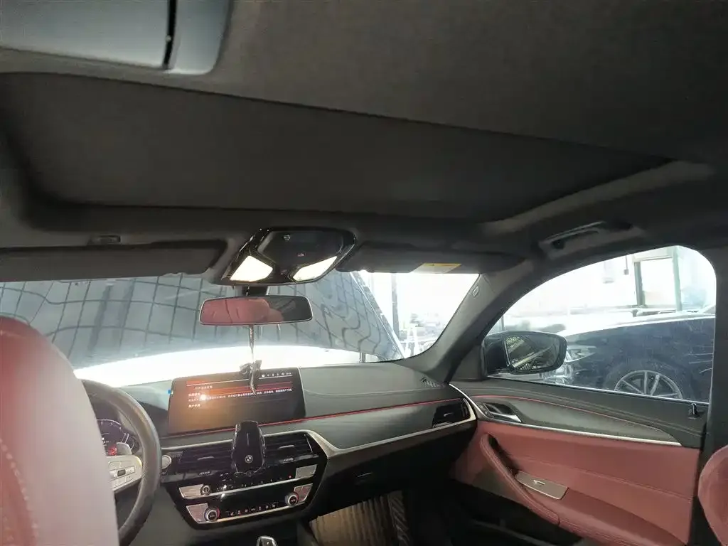 BMW 5 Series 2022 из CN, фото 6