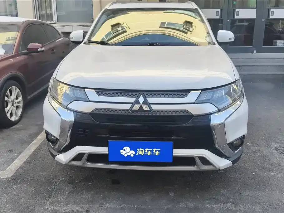 Mitsubishi Outlander 2022 из CN, фото 4