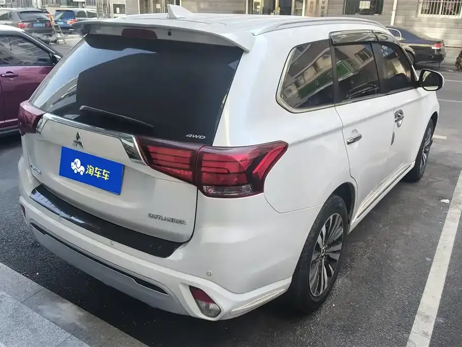 Mitsubishi Outlander 2022 из CN, фото 5