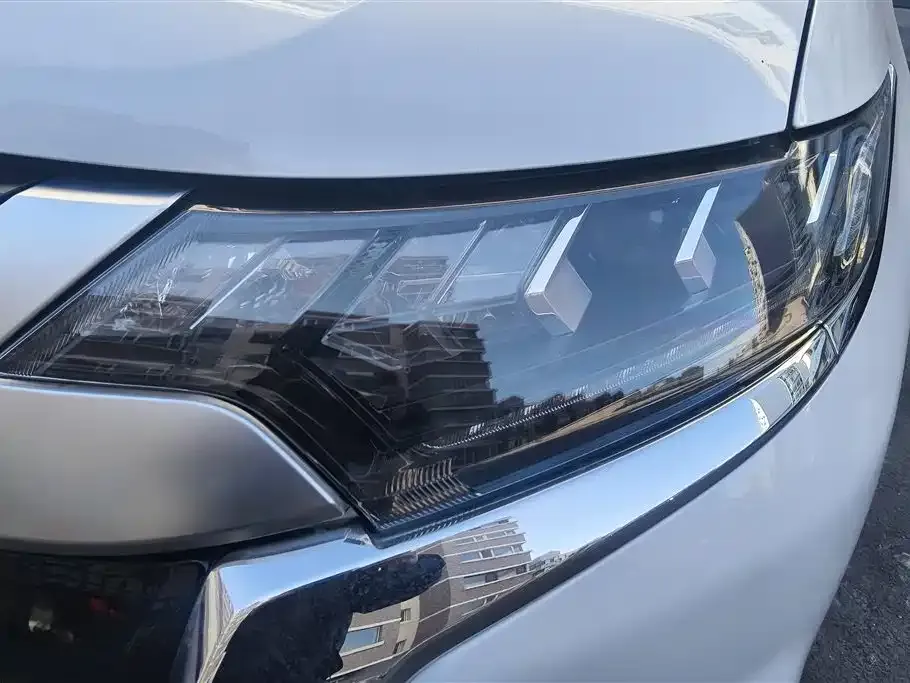 Mitsubishi Outlander 2022 из CN, фото 2