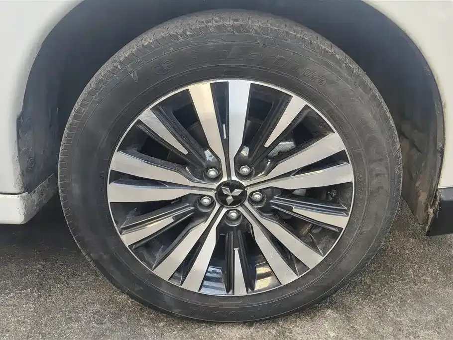 Mitsubishi Outlander 2022 из CN, фото 10