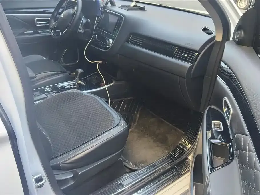 Mitsubishi Outlander 2022 из CN, фото 7