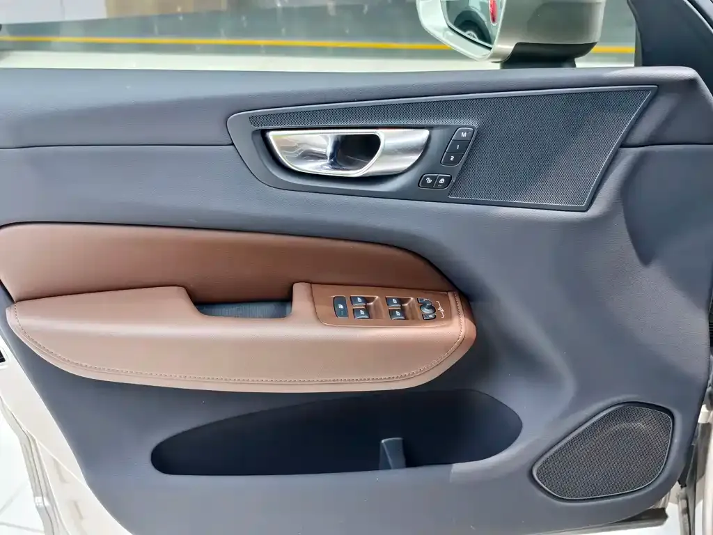 Volvo XC60 2025 из CN, фото 6
