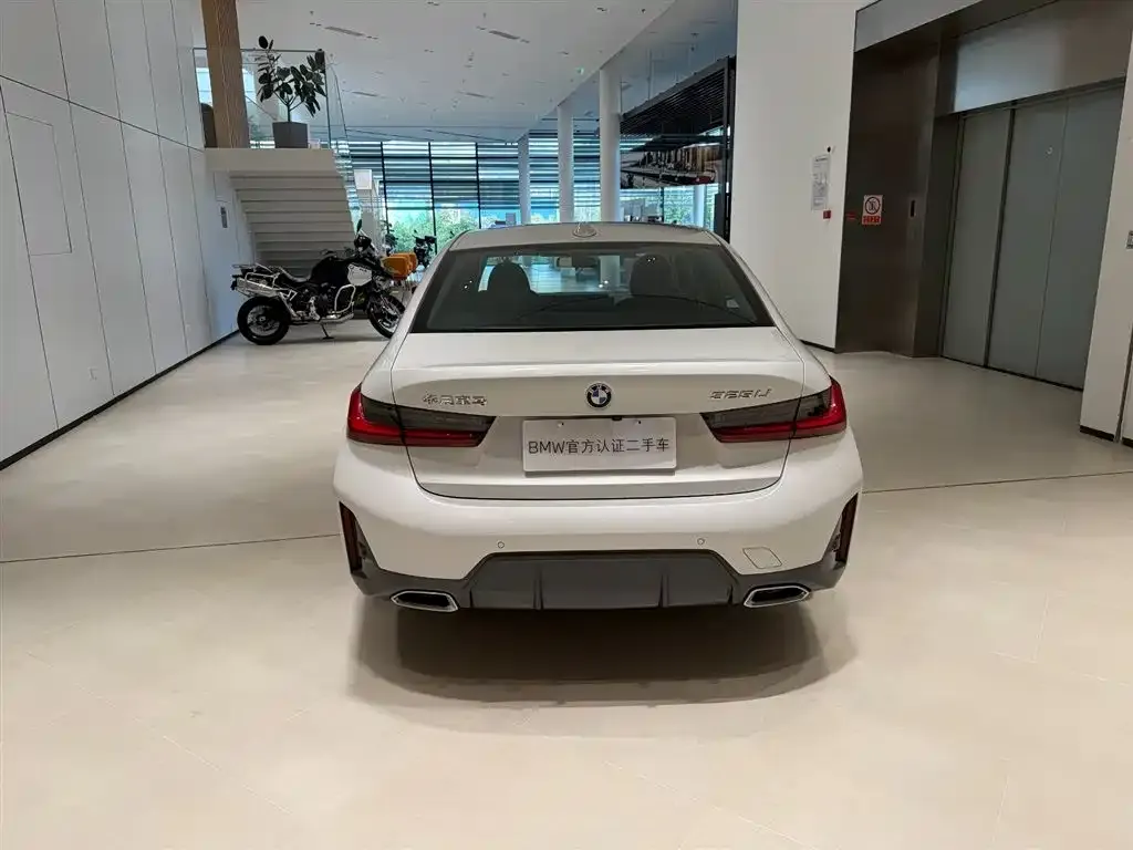 BMW 3 Series 2025 из CN, фото 2