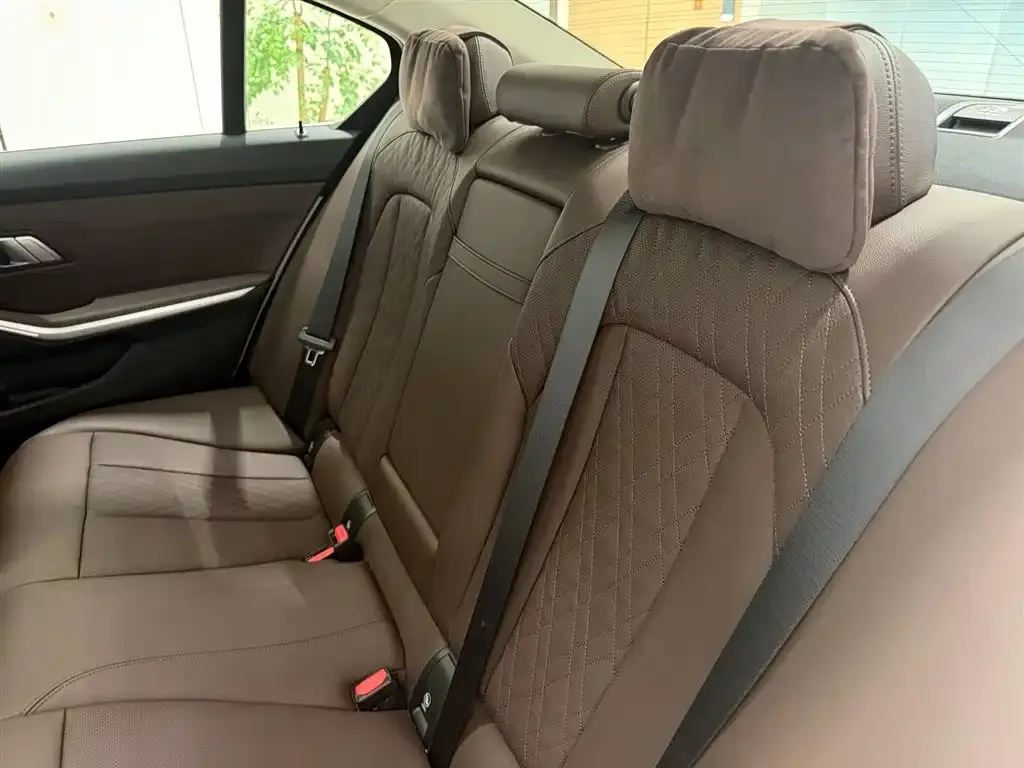 BMW 3 Series 2025 из CN, фото 6