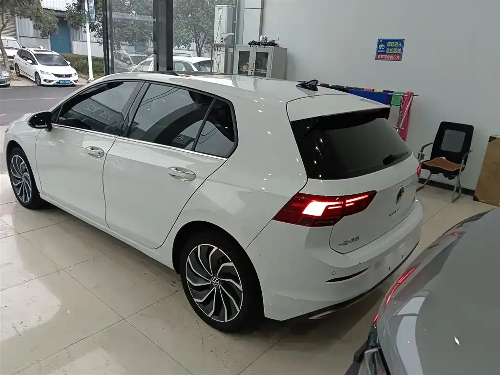 Volkswagen Golf 2022 из CN, фото 9