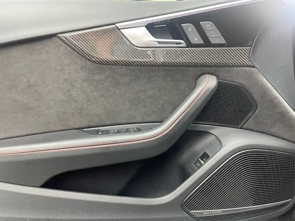 Audi RS 4 2021 из CN, фото 4