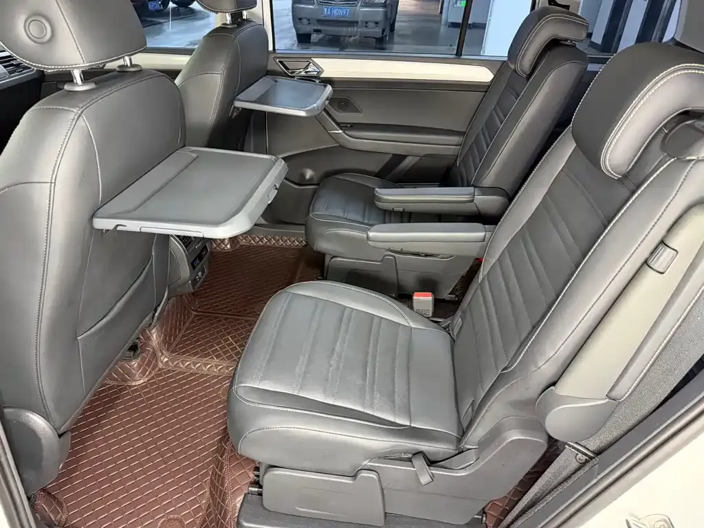 Volkswagen Touran 2021 из CN, фото 7