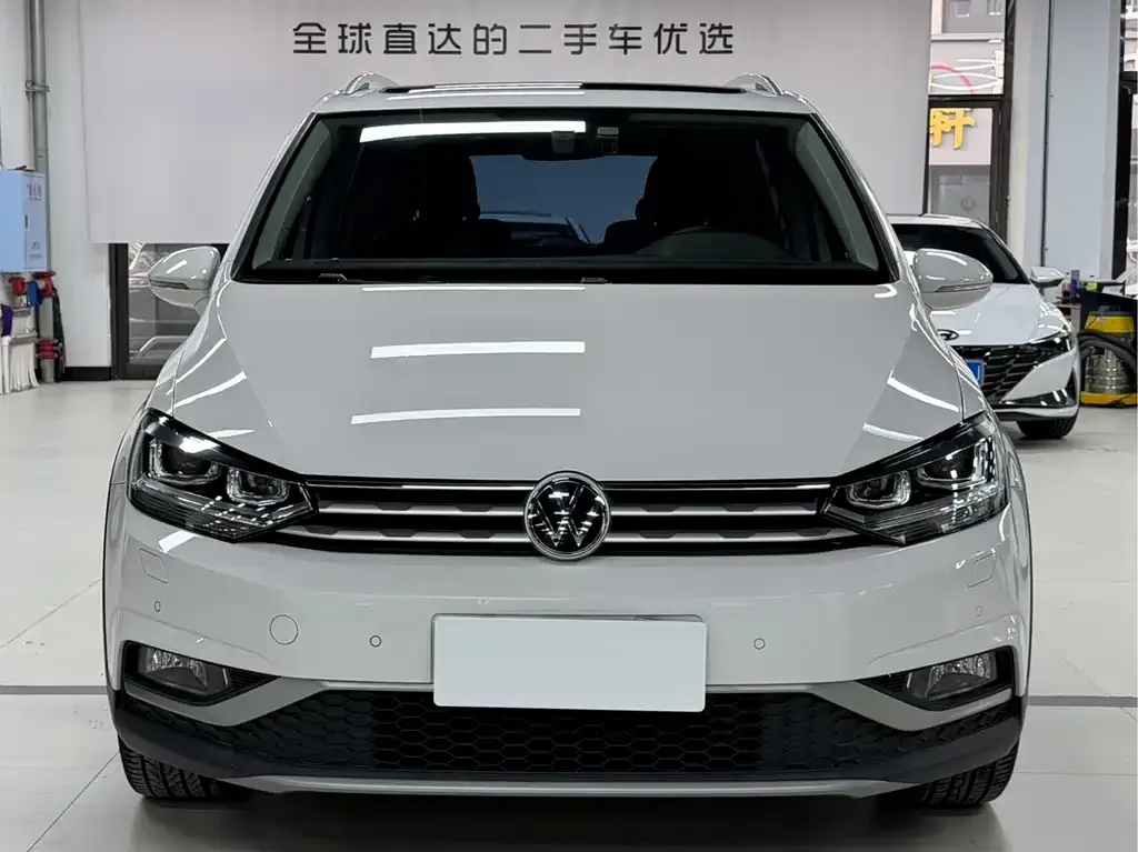 Volkswagen Touran 2021 из CN, фото 4