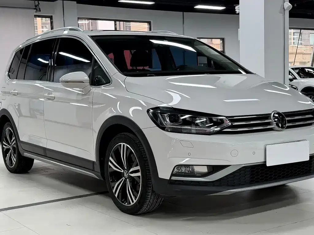 Volkswagen Touran 2021 из CN, фото 10
