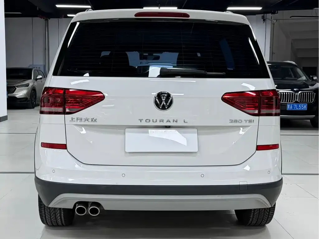 Volkswagen Touran 2021 из CN, фото 2